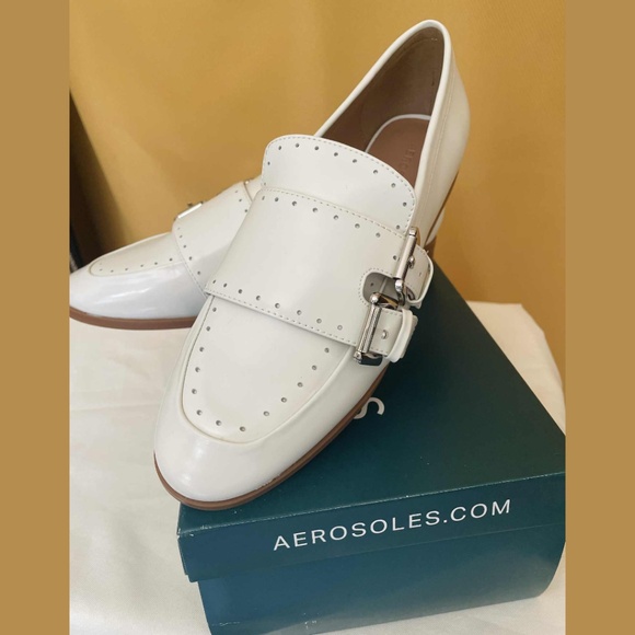 AEROSOLES Punk White  Loafers - Silver Buckle Detail Flats Box 7 1/2 Creepers - Picture 1 of 6